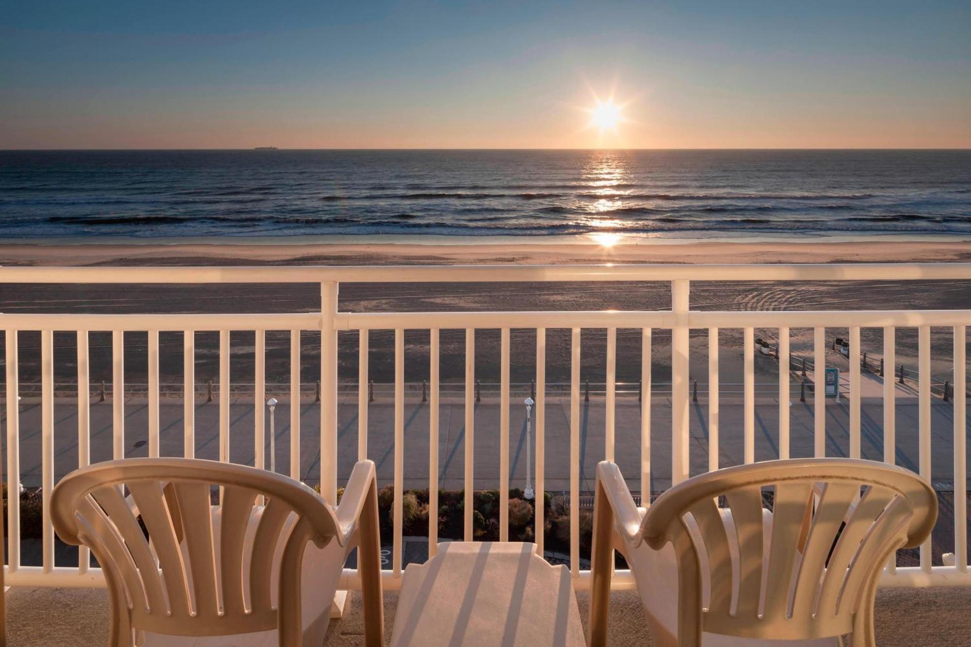 Courtyard Virginia Beach Oceanfront / North 37Th Street Ξενοδοχείο Εξωτερικό φωτογραφία